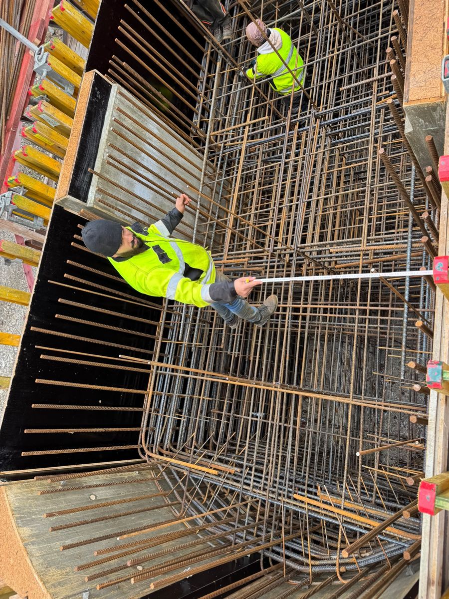 Mitarbeiter im Fundament, Aufnahme von oben